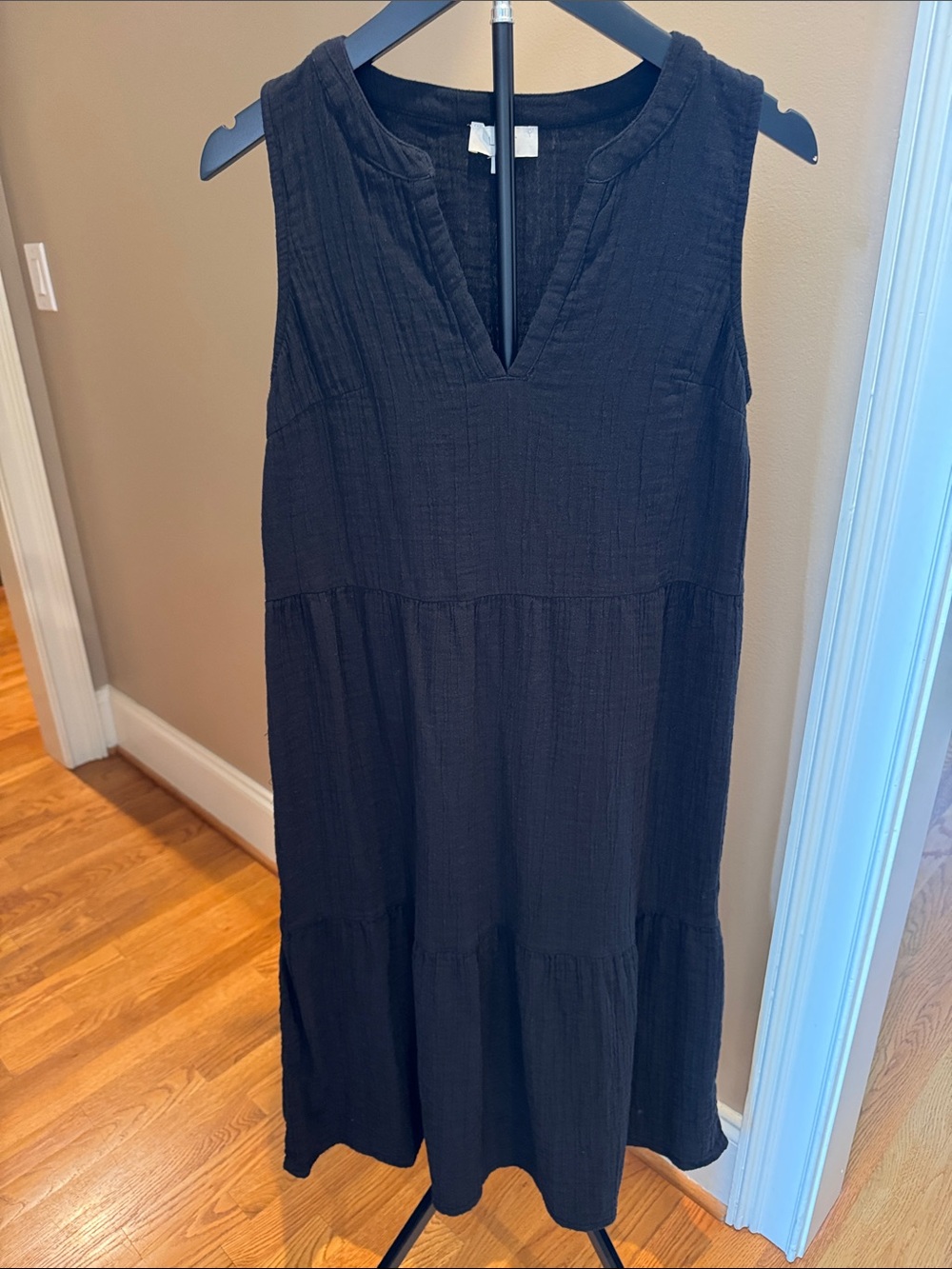 LOFT Outlet Black Sleeveless V-Neck Tiered Midi Dress